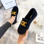 2022-Luxury-Metal-Chain-Lambswool-Moccasins-Femme-Fleeces-Sneakers-Winter-Shoes-Women-Warm-Plush-Loafers-Woman-2