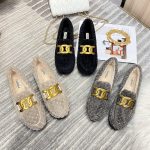 2022-Luxury-Metal-Chain-Lambswool-Moccasins-Femme-Fleeces-Sneakers-Winter-Shoes-Women-Warm-Plush-Loafers-Woman-4