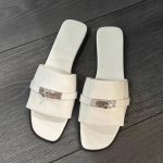 2023-Hot-Sale-Women-Slippers-Peep-Toe-Flat-Heels-Metal-Decor-Designer-Ladies-Mules-Brand-Runway-4