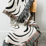 Casual-Blankets-Black-Carpet-Decoration-Wave-Blanket-Carpet-Sofa-Leisure-Carpet-Single-Tapestry-Sofa-Blanket-Throw-3
