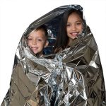 EW-Portable-Small-Outdoor-Camping-Supplies-First-Aid-Blanket-Emergency-Survival-Blanket-Insulation-Blanket-Sunscreen-Blanket-2