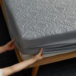 Thicken-Quilted-Waterproof-Bed-Sheet-Elastic-Queen-King-Size-Solid-Mattress-Cover-For-Bed-Mattress-Protector-1