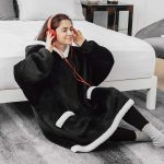 Warm-thick-TV-Hooded-Sweater-Blanket-Unisex-Giant-Pocket-Adult-and-Children-Fleece-Weighted-Blankets-for-4