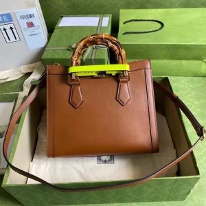 2022-Fashion-classic-style-unique-two-handed-handbag-women-s-shoulder-bag-fashionable-casual-classic-design