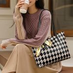 Women-Shoulder-Bag-Rhomboid-Vintage-Totes-Bag-Plaid-PU-Leather-Handbag-Fashion-Large-Capacity-Bag-3