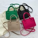 Women-Small-Square-Bag-2023-New-Simple-and-Versatile-Casual-Handbag-Fashion-Popular-Felt-Oneshoulder-Messenger-1