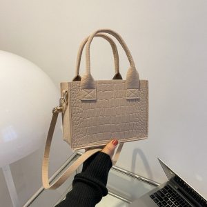 Women-Small-Square-Bag-2023-New-Simple-and-Versatile-Casual-Handbag-Fashion-Popular-Felt-Oneshoulder-Messenger